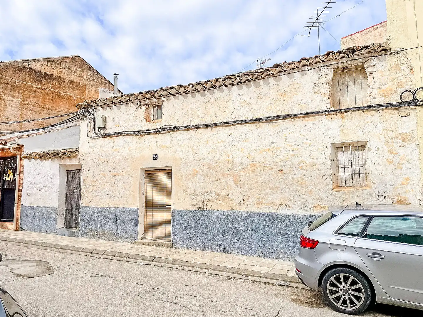 Vista exterior de Casa adosada en venda en Lezuza amb Internet