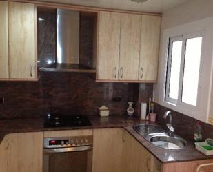 Kitchen of Flat to share in El Vendrell  with Terrace