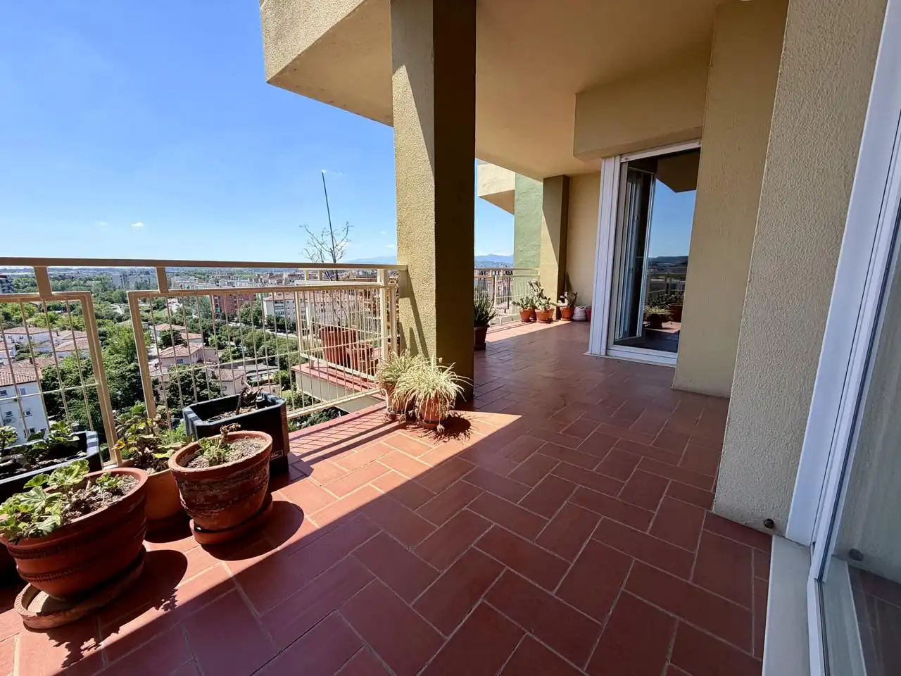 Terrace of Duplexes for rent in Girona  with Air Conditioner, Heating and Terrace