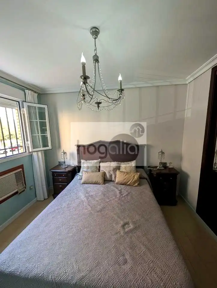 Bedroom of Flat for rent in Macarena