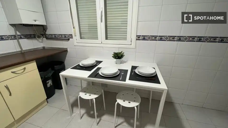 Kitchen of Flat for share in Getafe  with Air Conditioner, Heating and Furnished