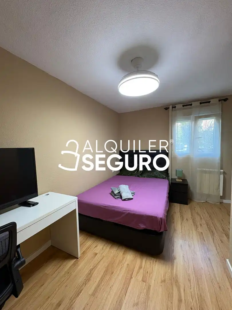 Bedroom of Flat for rent in Puente de Vallecas