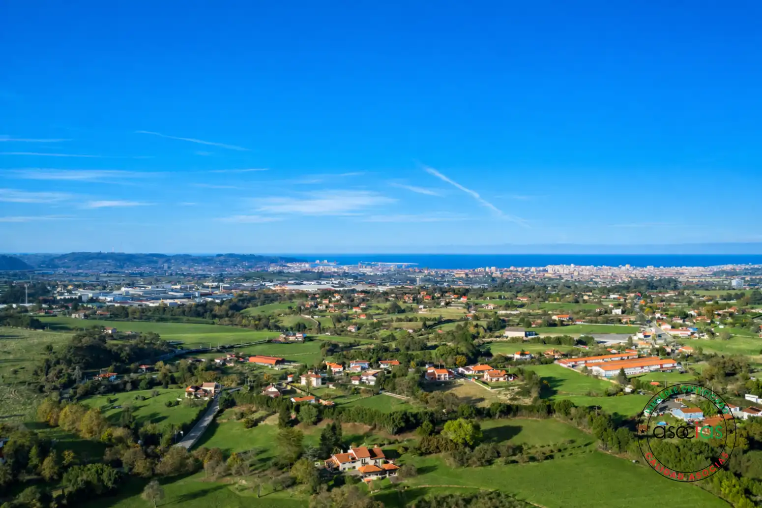 Vista exterior de Casa o xalet en venda en Gijón  amb Calefacció, Parquet i Terrassa