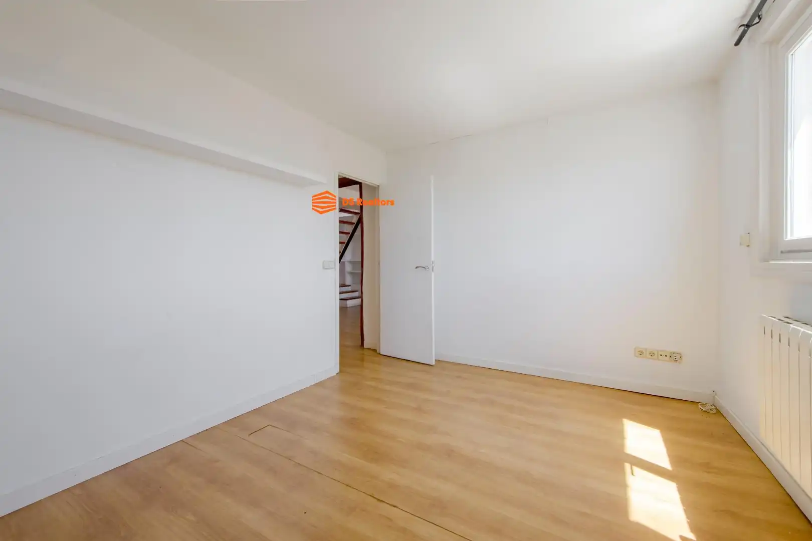 Schlafzimmer von Dachboden zur Miete in Madrid mit Heizung, Terrasse und Möbliert