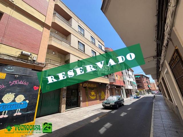 Piso en Venta en C. Huertos en El Perchel