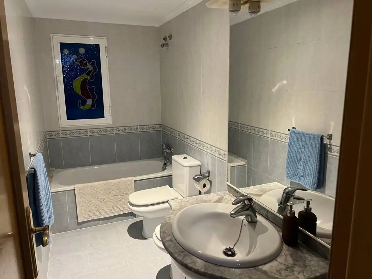 Baño de Piso de alquiler en Valencia con Aire acondicionado, Calefacción y Amueblado