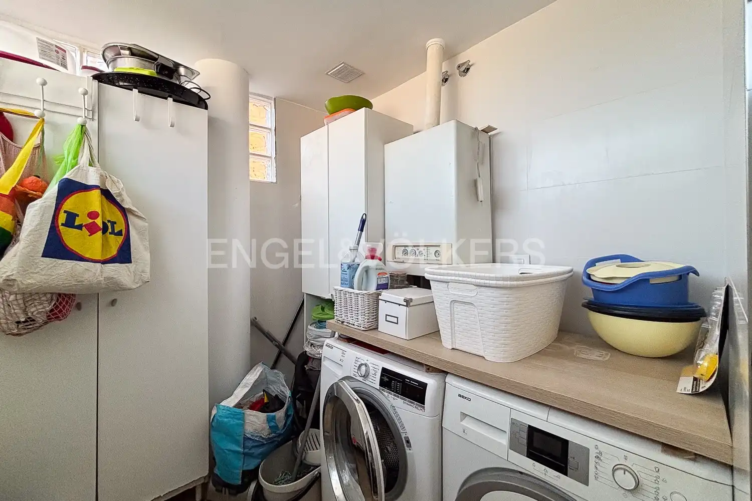 Detached homes for rent in La Pobla de Vallbona  with Air Conditioner, Heating and Private garden