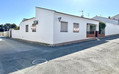 Exterior view of House or chalet for sale in Humilladero  with Air Conditioner, Private garden and Storage room