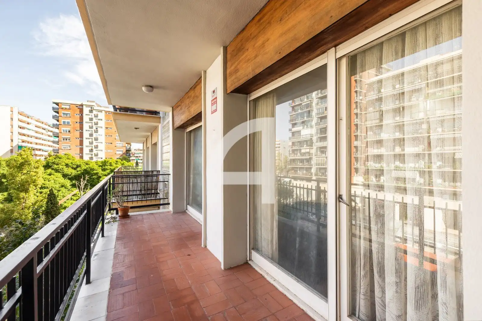 Flat with terrace for sale in Carles III