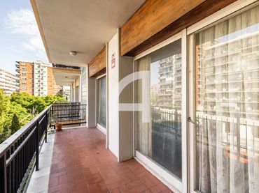 Piso con balcón en venta en Carles III