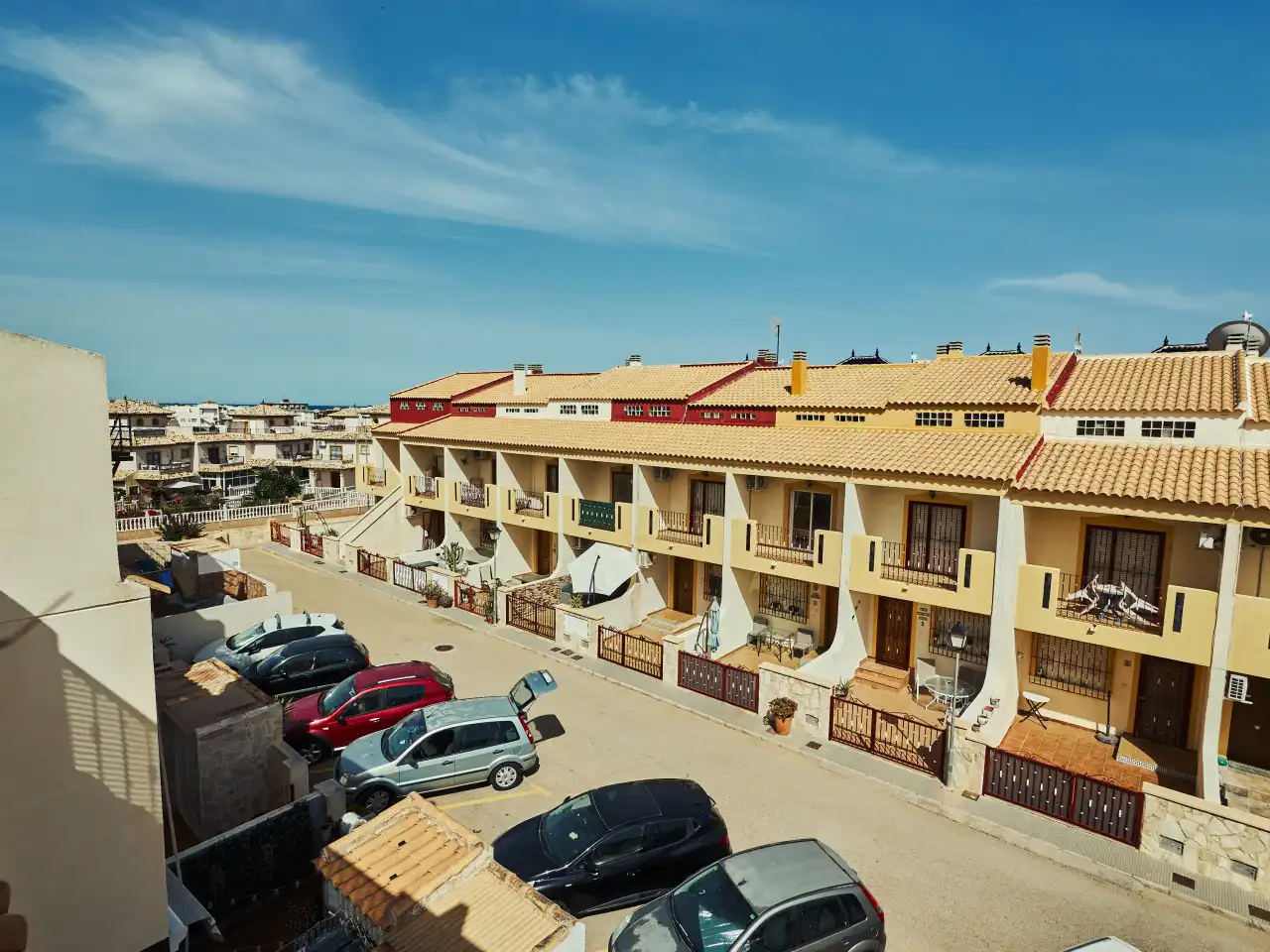 Vista exterior de Casa adosada en venta en Orihuela con Aire acondicionado, Calefacción y Terraza