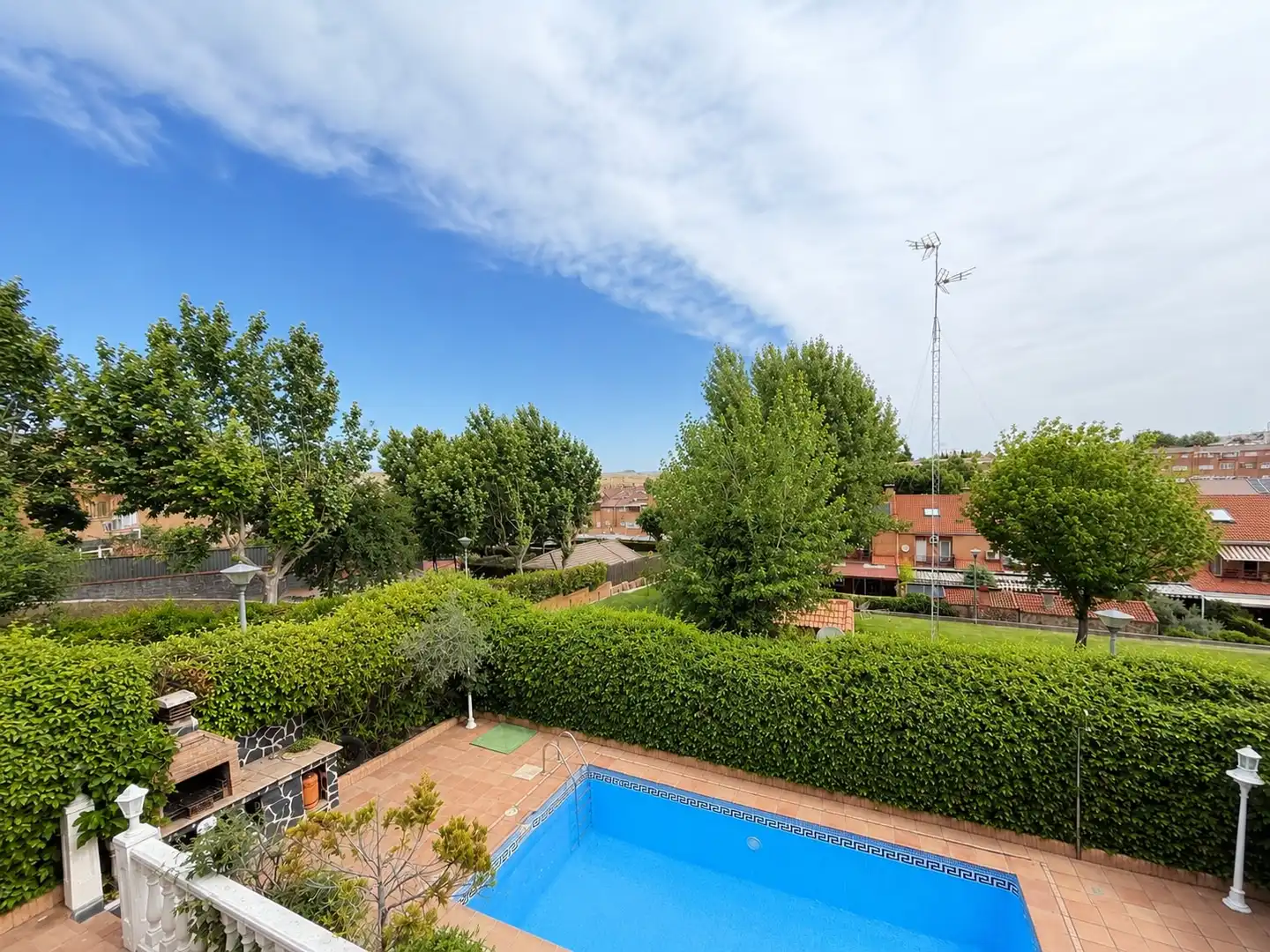 Jardí de Casa adosada en venda en Móstoles amb Aire condicionat, Calefacció i Jardí privat