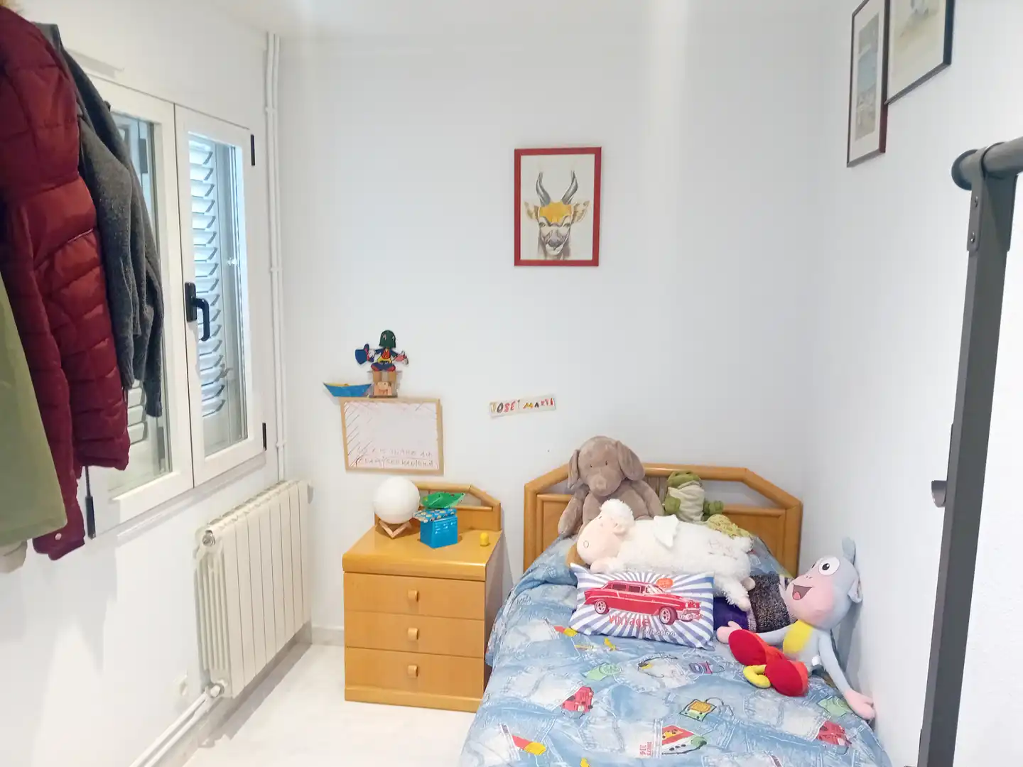 Habitación de Local en venta en Salt con Calefacción, Terraza y Amueblado