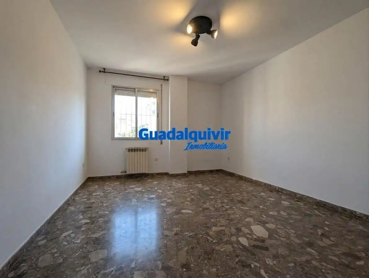 Flat with lift for sale in Avenida RAMON Y CAJAL, imagen 16