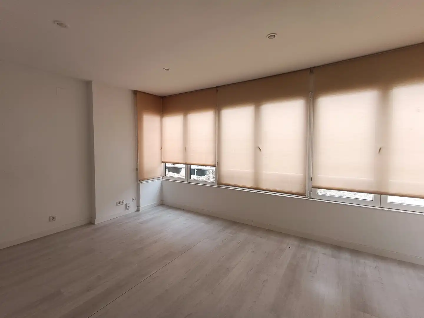 Flat for rent in Carrer Pau Casals, Finestrelles