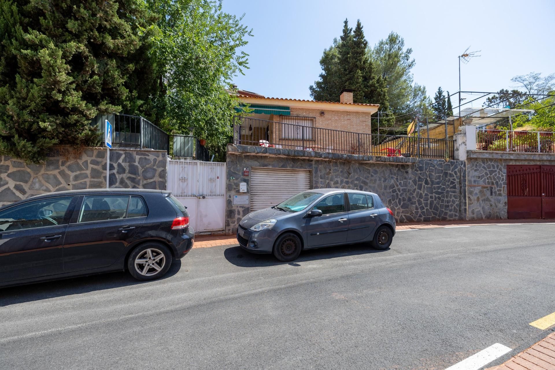 Exterior view of House or chalet for sale in Cenes de la Vega  with Private garden, Terrace and Storage room