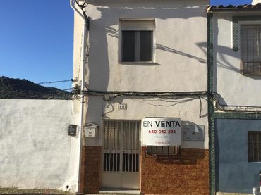 Maison mitoyenne avec balcon à vendre à Calle Terreros