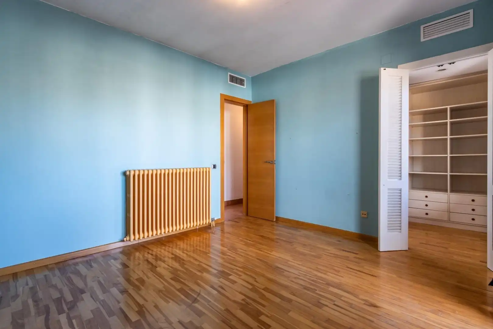 Habitación de Ático en venta en Sabadell con Aire acondicionado, Calefacción y Terraza
