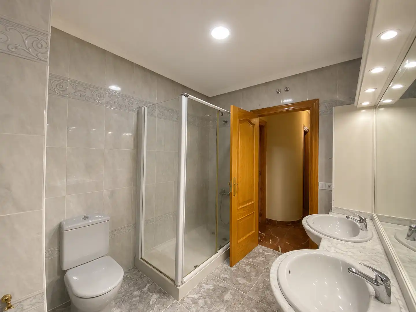 Baño de Piso en venta en Agost con Terraza, Amueblado y Balcón