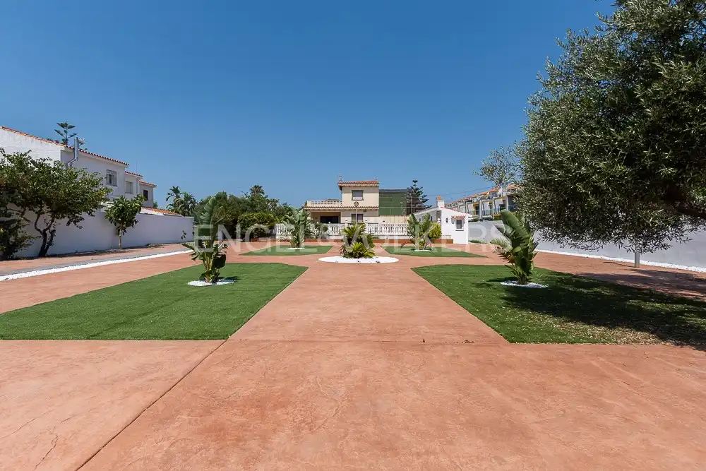 Vista exterior de Casa o chalet en venta en Vinaròs con Calefacción, Jardín privado y Terraza