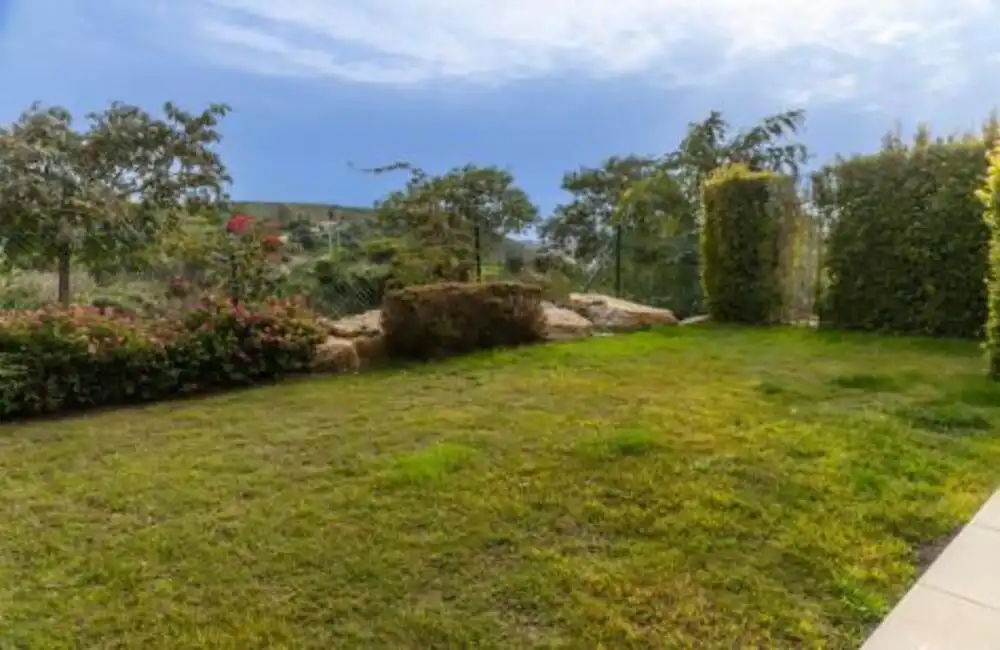 Garten von Einfamilien-Reihenhaus zum Verkauf in Casares mit Klimaanlage, Privatgarten und Terrasse