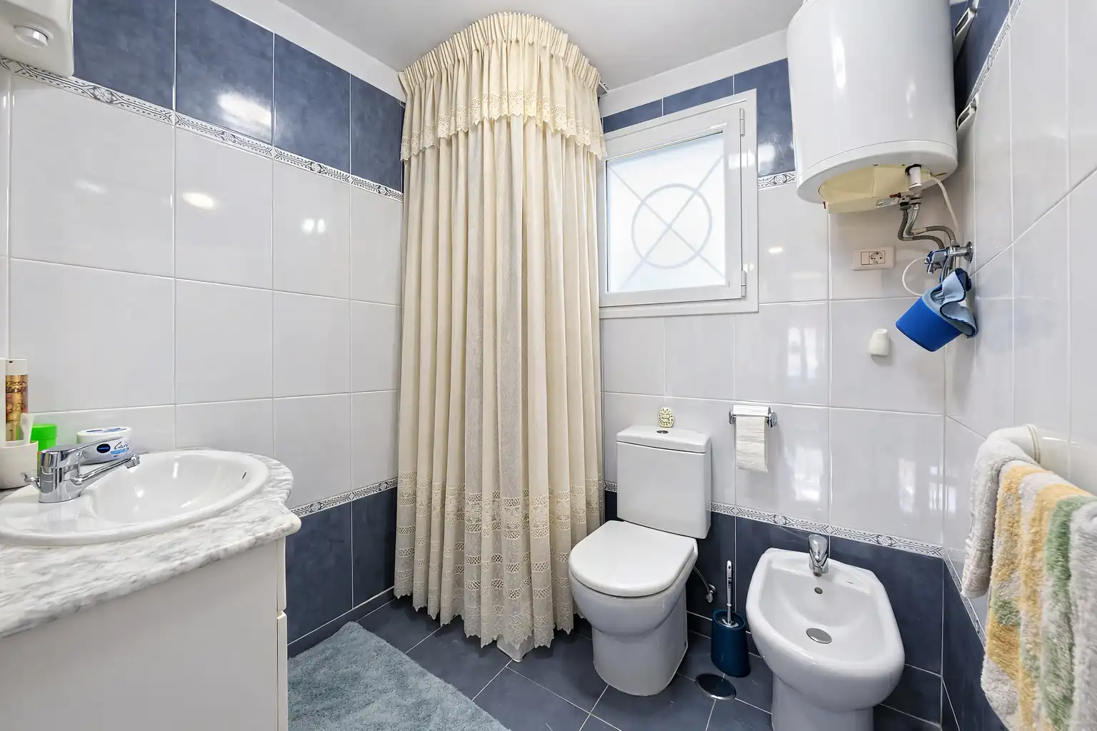 Baño de Apartamento en venta en Arona con Terraza, Amueblado y Horno