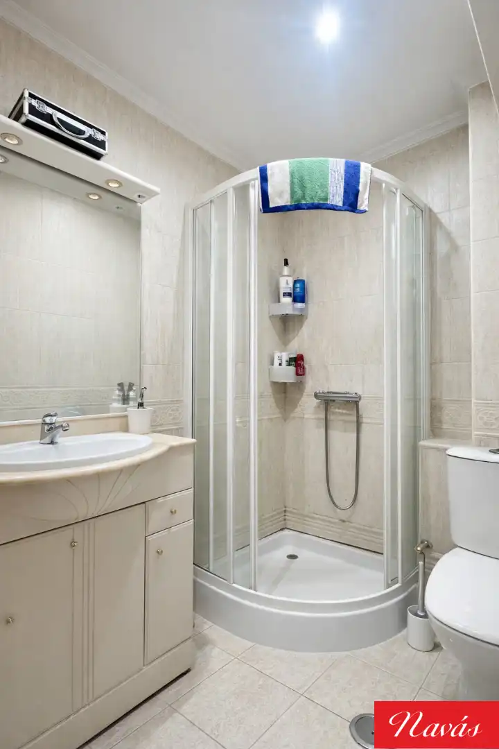 Bathroom of Flat for sale in Vigo   with Heating, Parquet flooring and Storage room