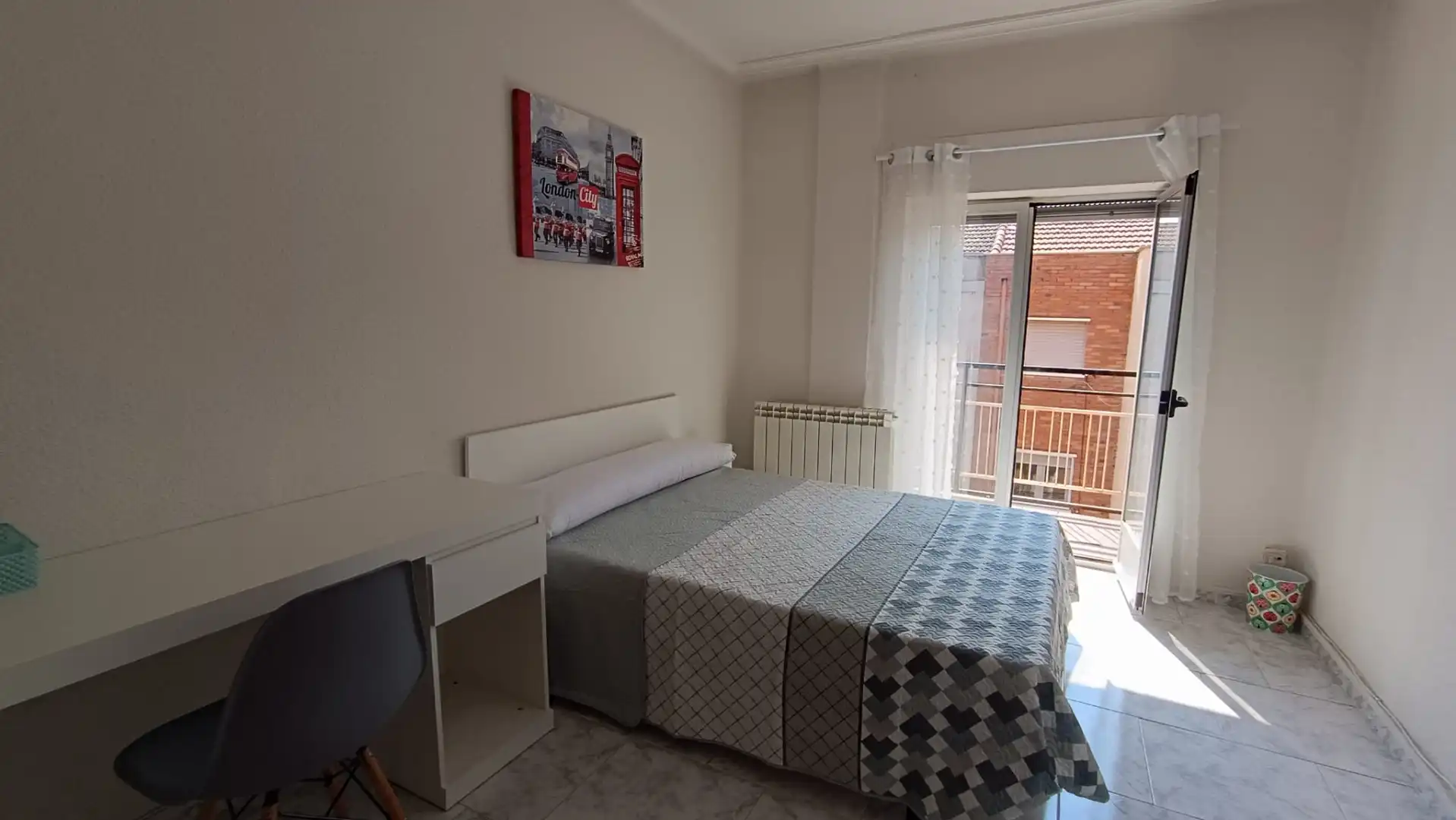 Schlafzimmer von Wohnung zur Miete in Salamanca mit Heizung, Möbliert und Waschmaschine