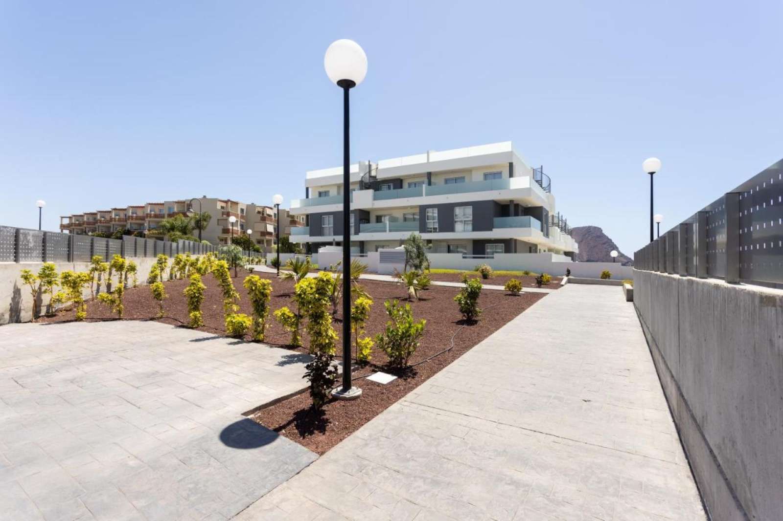 Vista exterior de Apartament per a compartir en Granadilla de Abona amb Aire condicionat i Terrassa