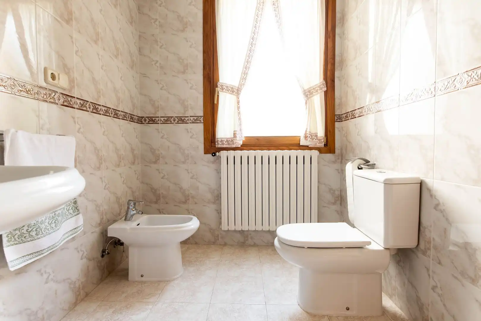 Baño de Casa o chalet en venta en Puente la Reina / Gares con Calefacción, Jardín privado y Trastero