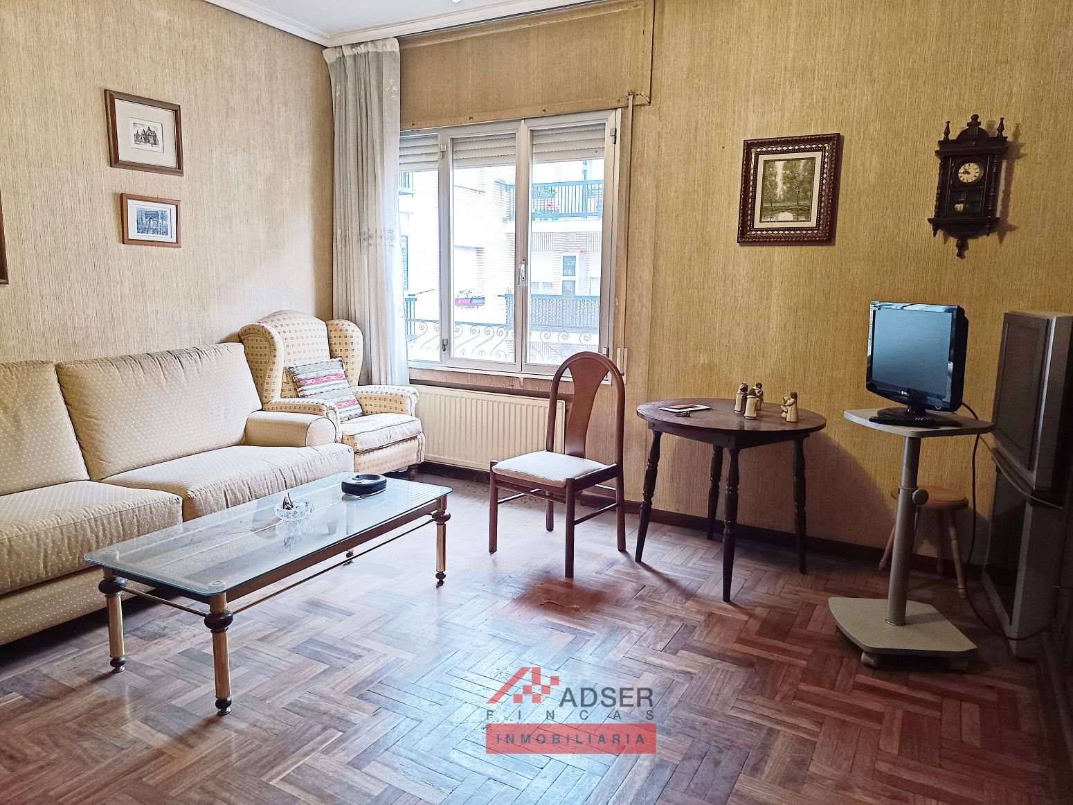 Living room of Flat for sale in  Logroño  with Heating, Parquet flooring and Storage room