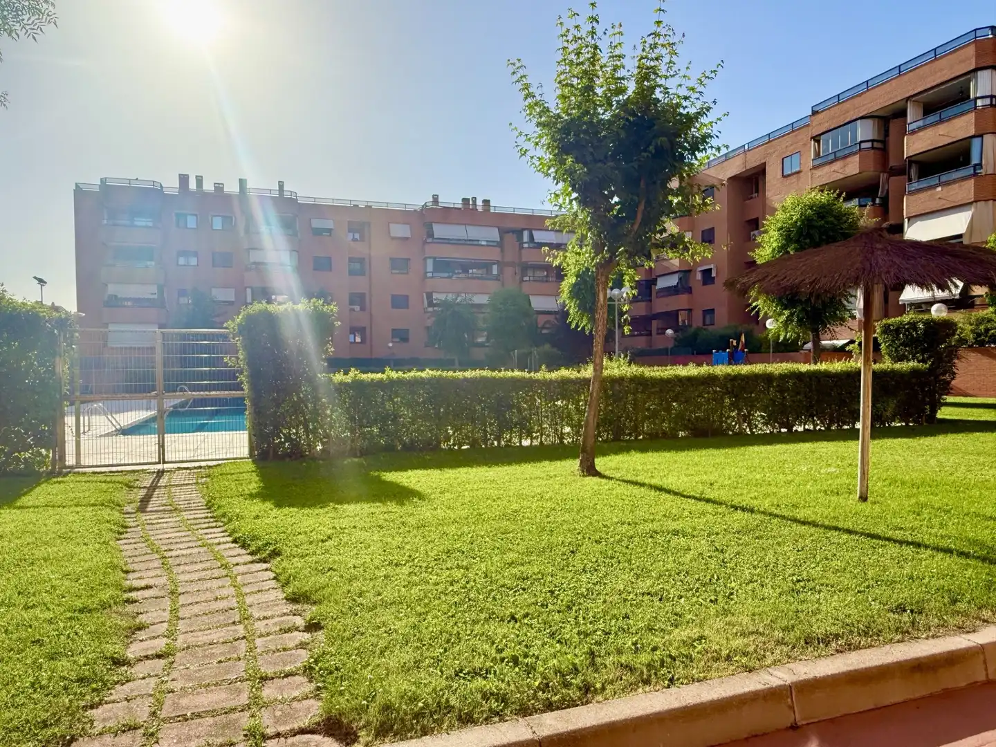 Vista exterior de Pis de lloguer en Alcobendas amb Calefacció, Parquet i Terrassa