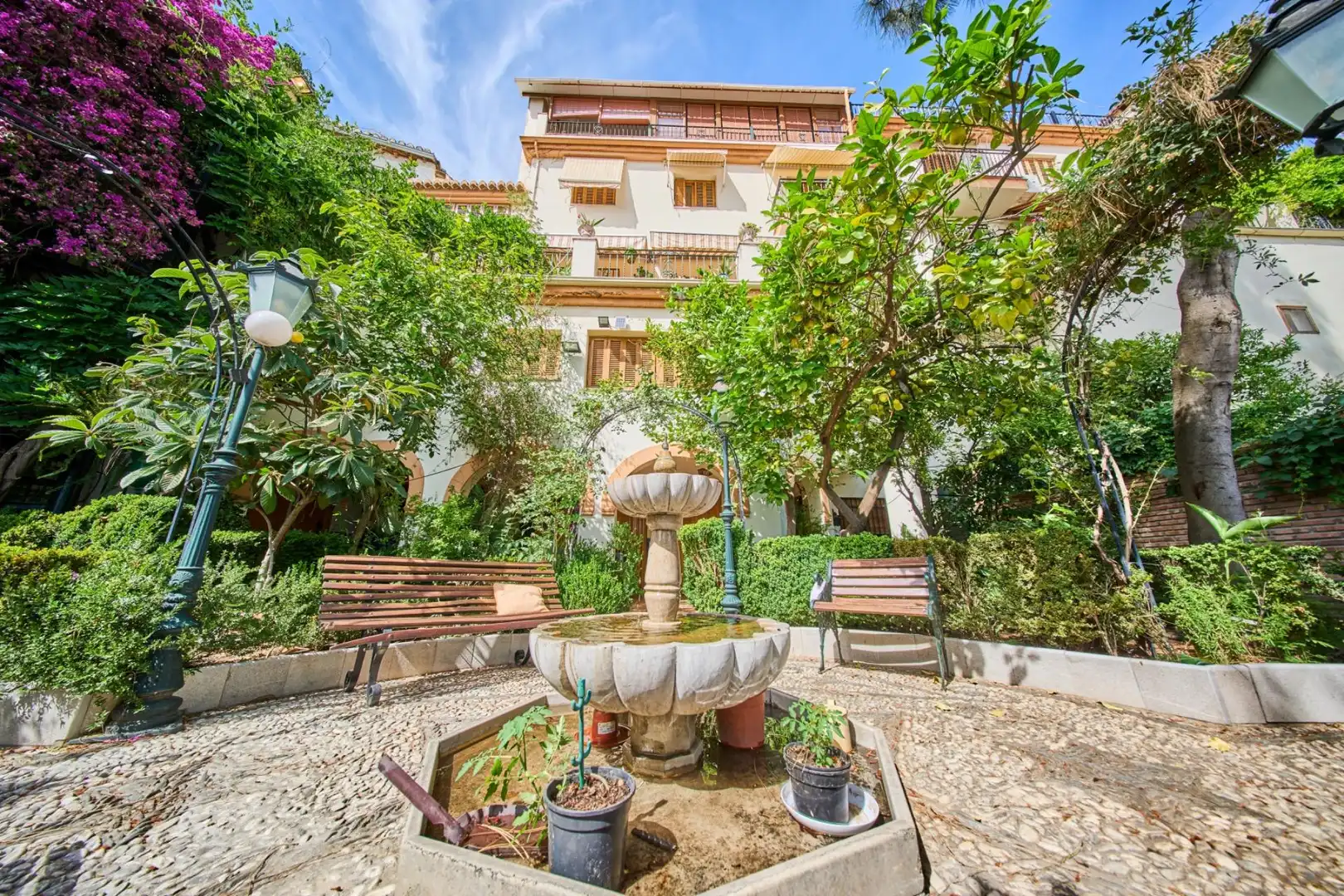 Vista exterior de Casa o chalet en venta en Granada con Aire acondicionado, Calefacción y Jardín privado