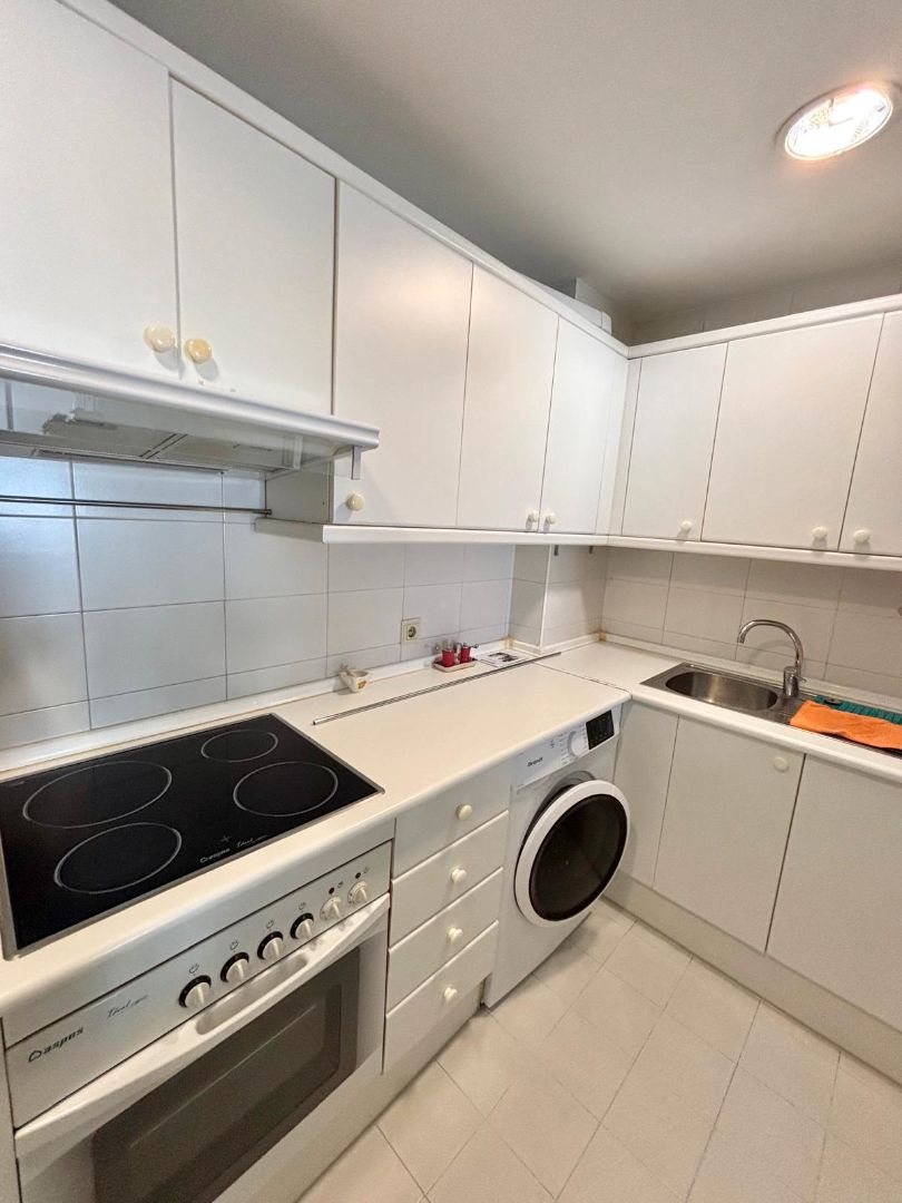 Cuina de Pis en venda en Benalmádena amb Terrassa, Moblat i Piscina comunitària