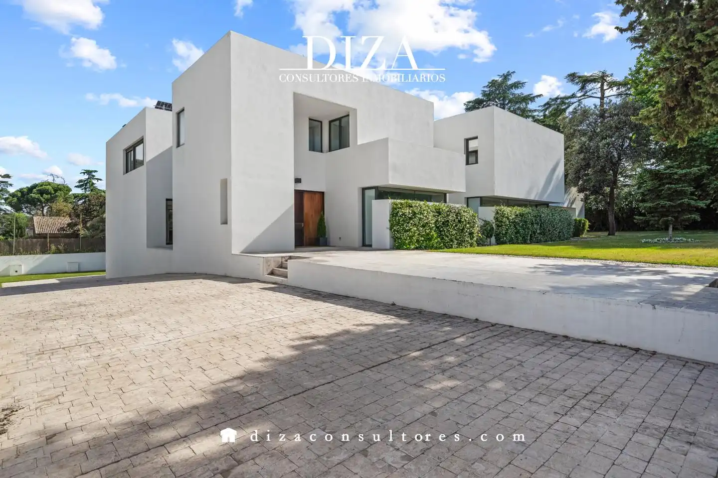 Vista exterior de Casa o chalet en venta en Madrid