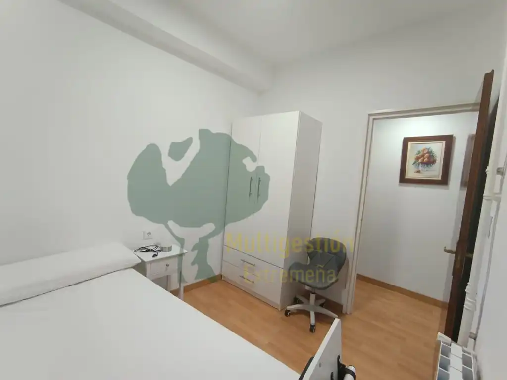 Bedroom of Flat for share in Cáceres  with Heating