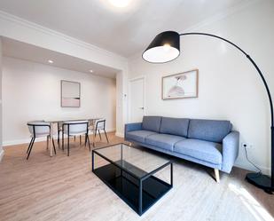 Sala d'estar de Pis en venda en  Sevilla Capital amb Aire condicionat, Moblat i Forn