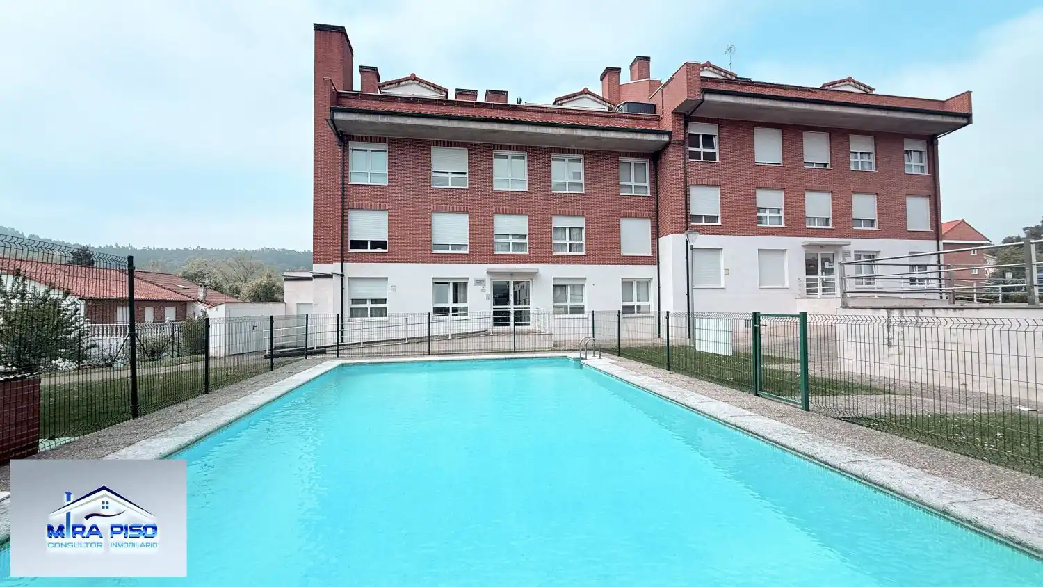 Piscina de Ático en venta en Entrambasaguas con Calefacción, Parquet y Terraza