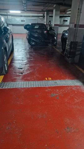 Garaje en Alquiler en Carrer Tres d'Abril, 12 en Vinyets - Molí Vell