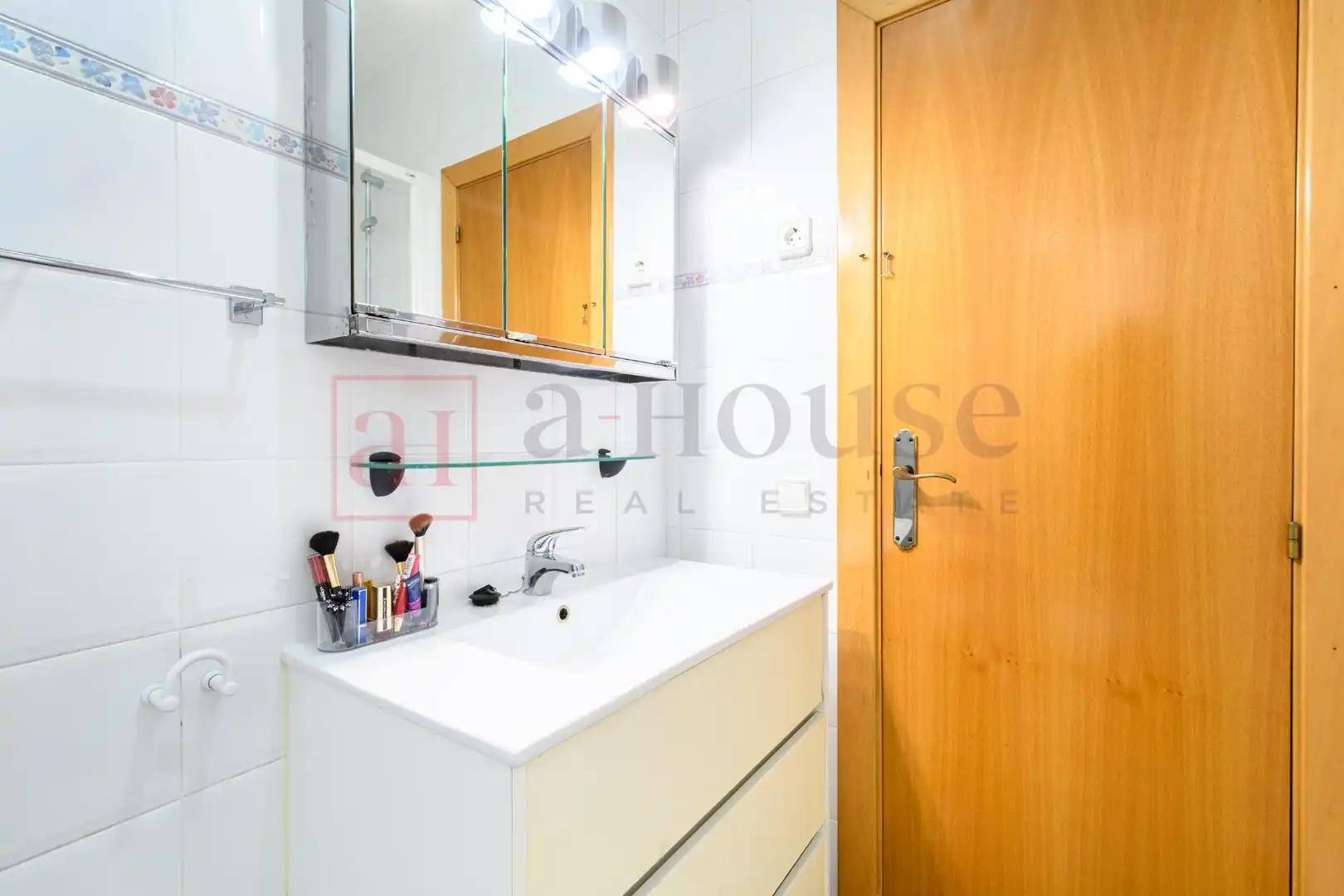 Badezimmer von Wohnung zum Verkauf in Barcelona mit Klimaanlage, Heizung und Terrasse