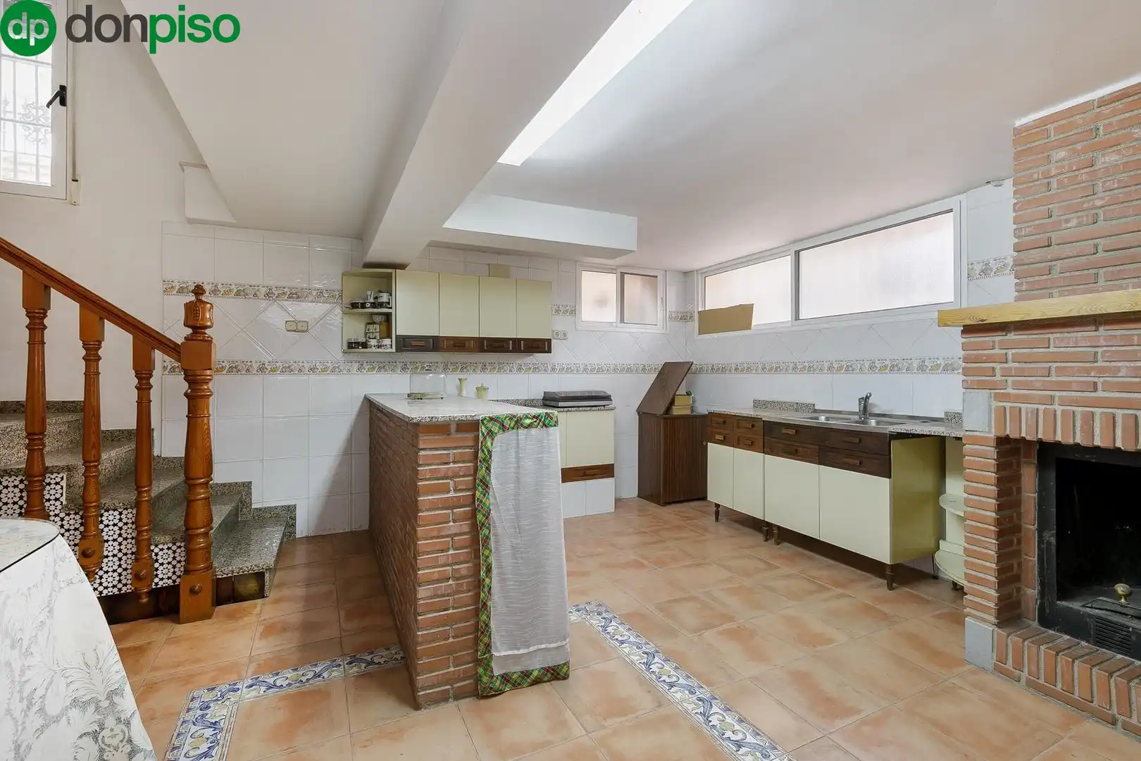 Kitchen of Houses for sale in Granada  with Private garden, Terrace and Storage room