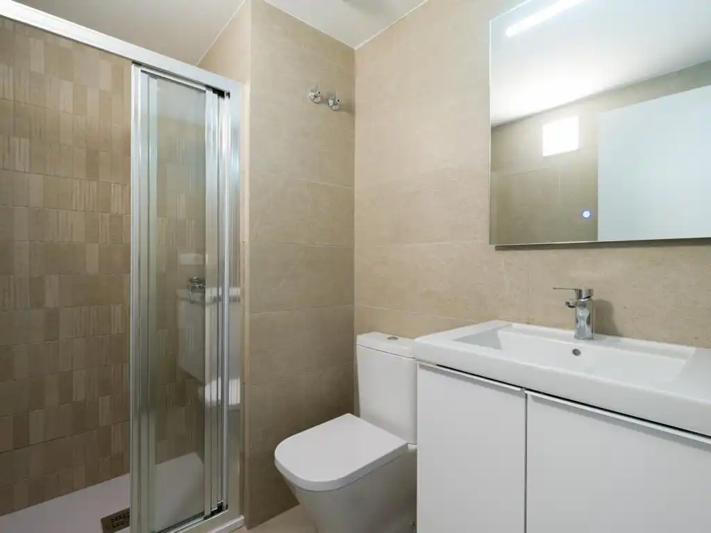 Badezimmer von Maisonette zum Verkauf in Las Palmas de Gran Canaria mit Abstellraum, Möbliert und Ofen