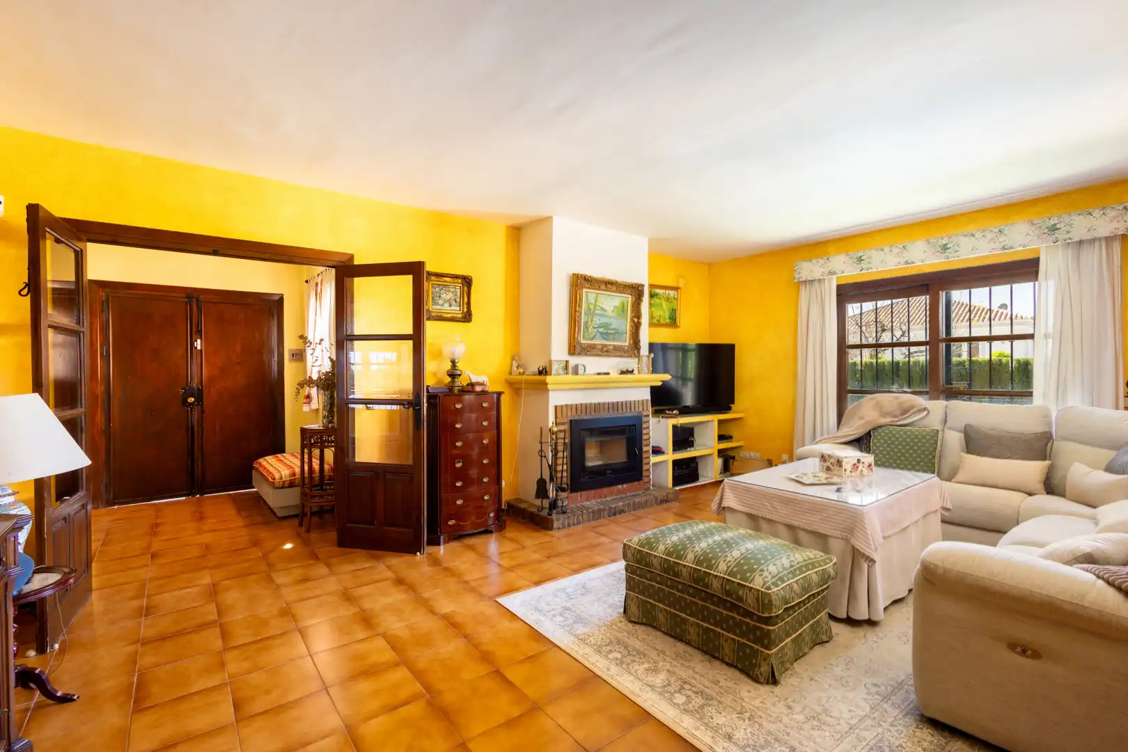 Living room of Houses for sale in Marbella  with Air Conditioner, Private garden and Terrace