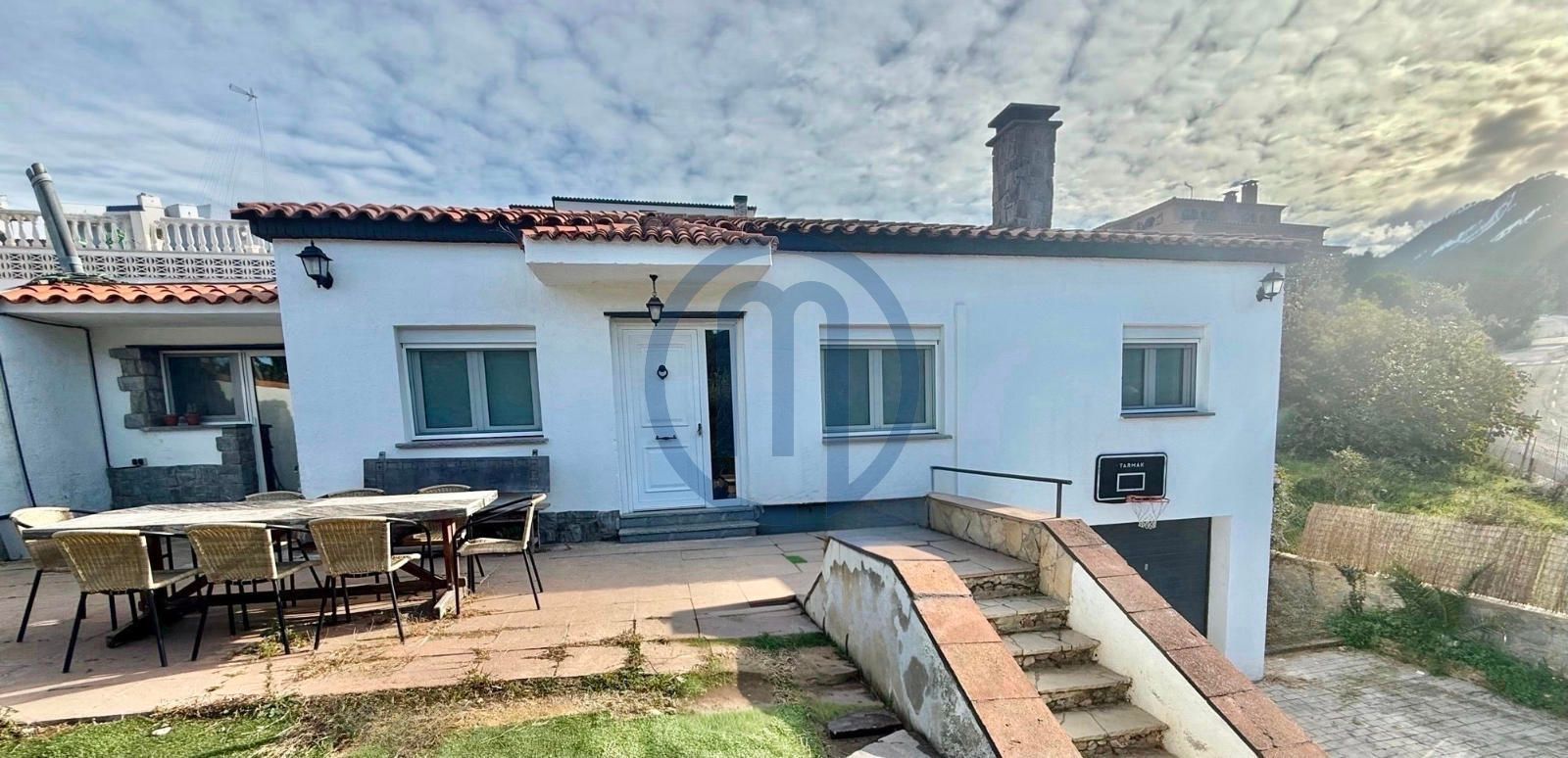 Exterior view of House or chalet for sale in Bigues i Riells del Fai  with Air Conditioner, Heating and Swimming Pool