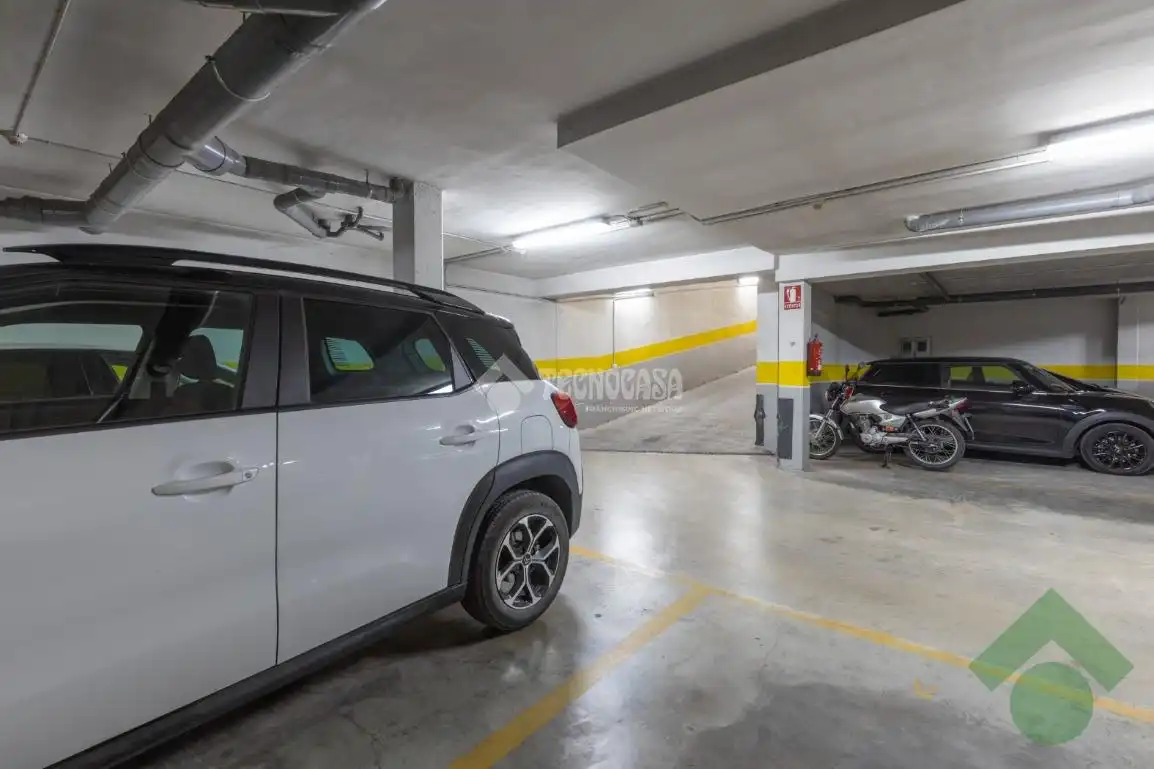 Aparcament de Pis en venda en Albolote amb Terrassa