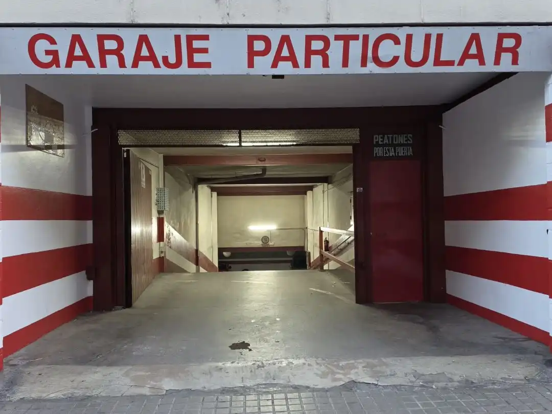 Parking de Garaje de alquiler en Santo Domingo y San Martín 