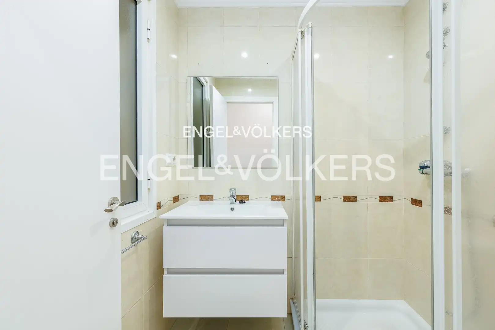 Baño de Piso en venta en Vigo  con Calefacción, Terraza y Balcón