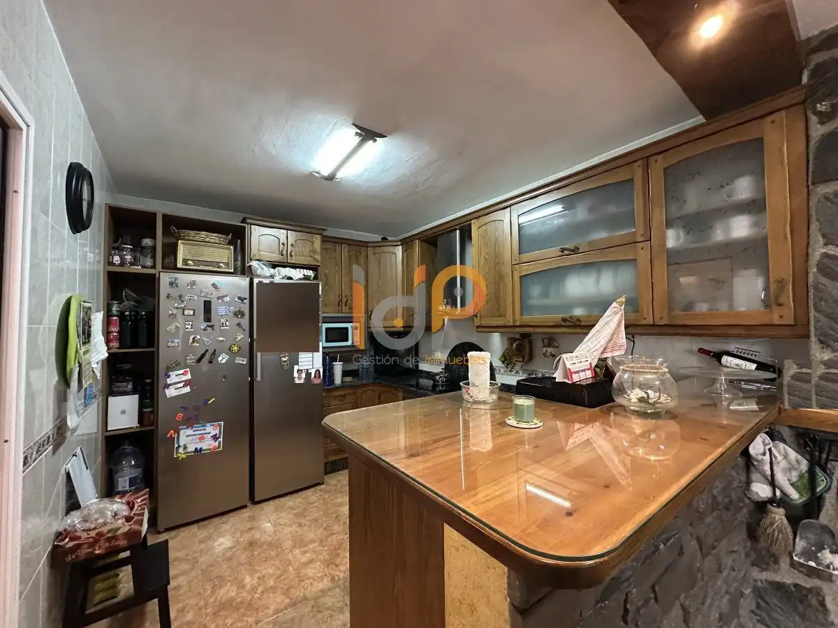 Cuina de Dúplex en venda en Taberno amb Balcó