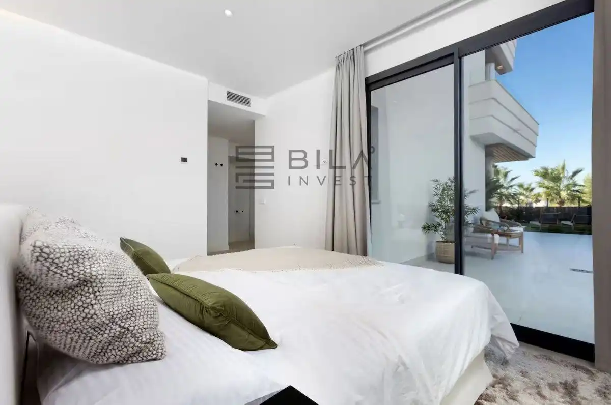 Bedroom of Flat for sale in Fuengirola  with Air Conditioner, Terrace and Storage room