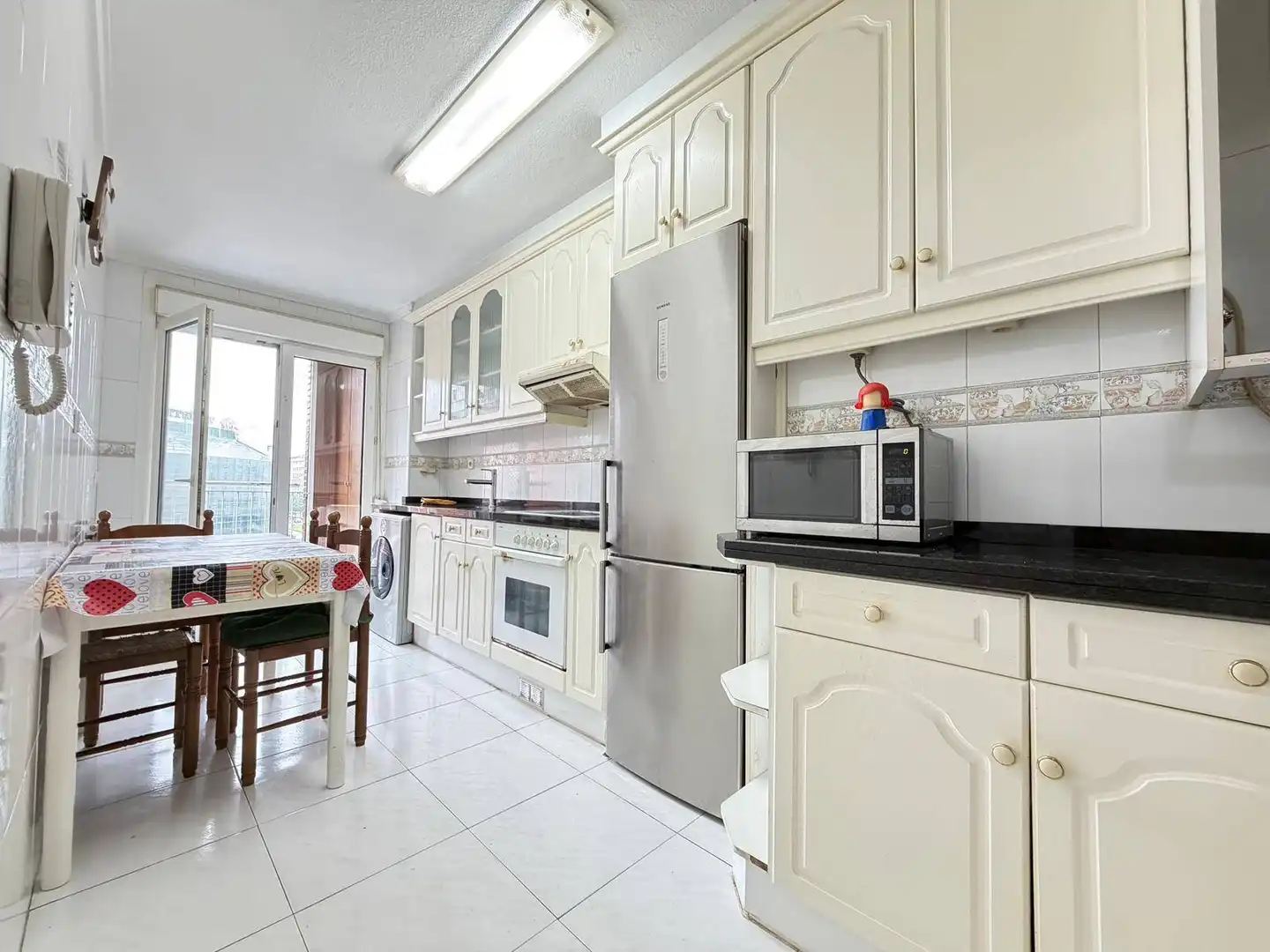Cocina de Piso en venta en Gijón  con Calefacción, Parquet y Terraza